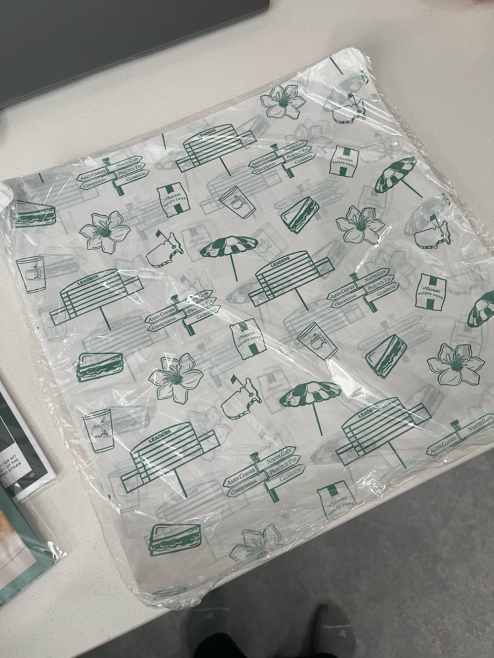Masters hosting items - Picture 2 of 3